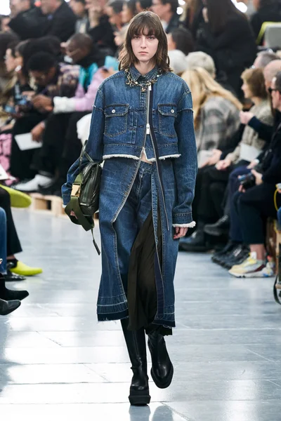 Look 11